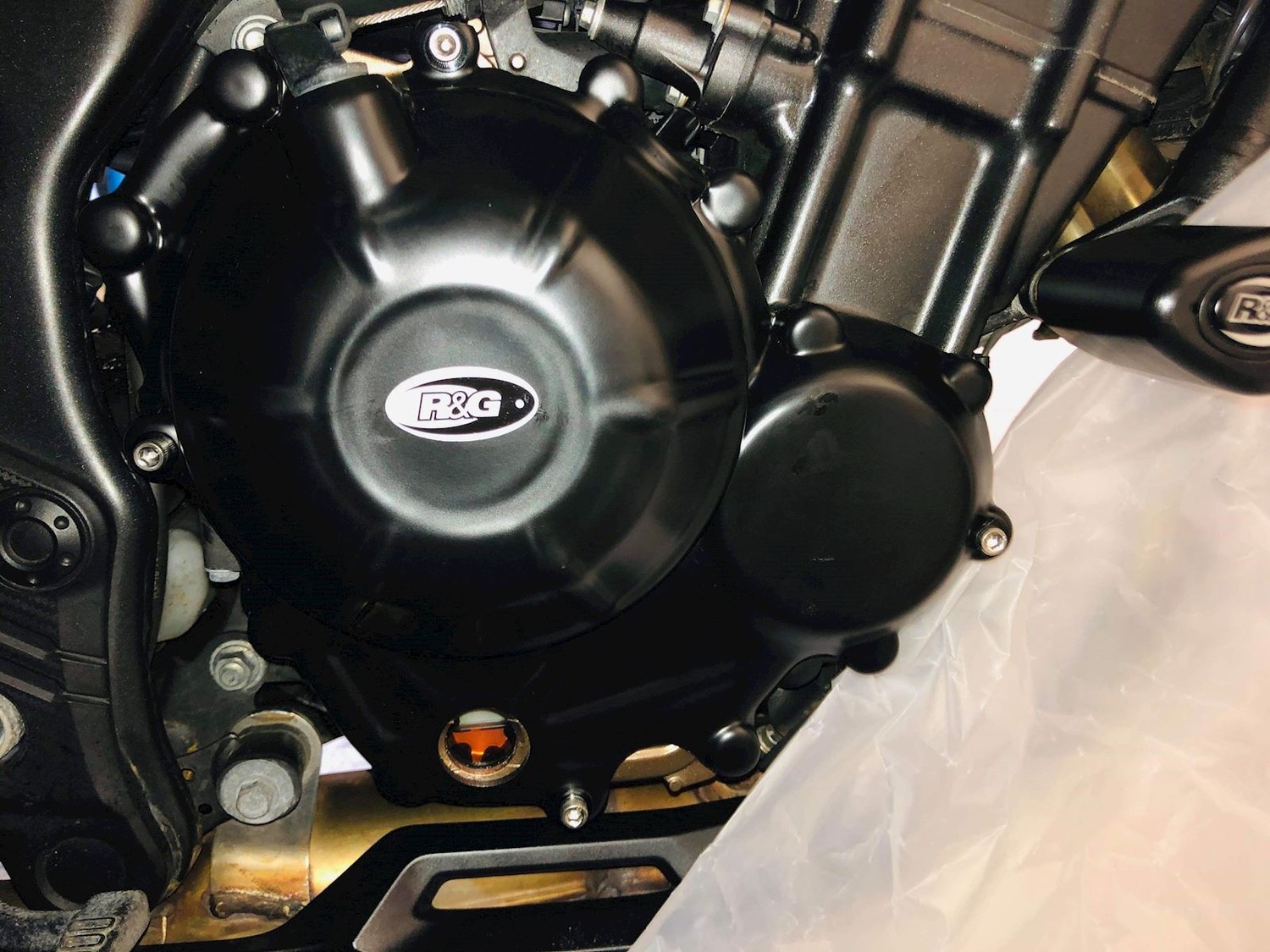 R&G Racing Right Side Clutch Cover for Honda CBR500R (without R&G CP) / CB500F / CB500X '19-'22, CB400X '19-'20 R&G Racing Right Side Clutch Cover for Honda CBR500R (without R&G CP) / CB500F / CB500X '19-'22, CB400X '19-'20